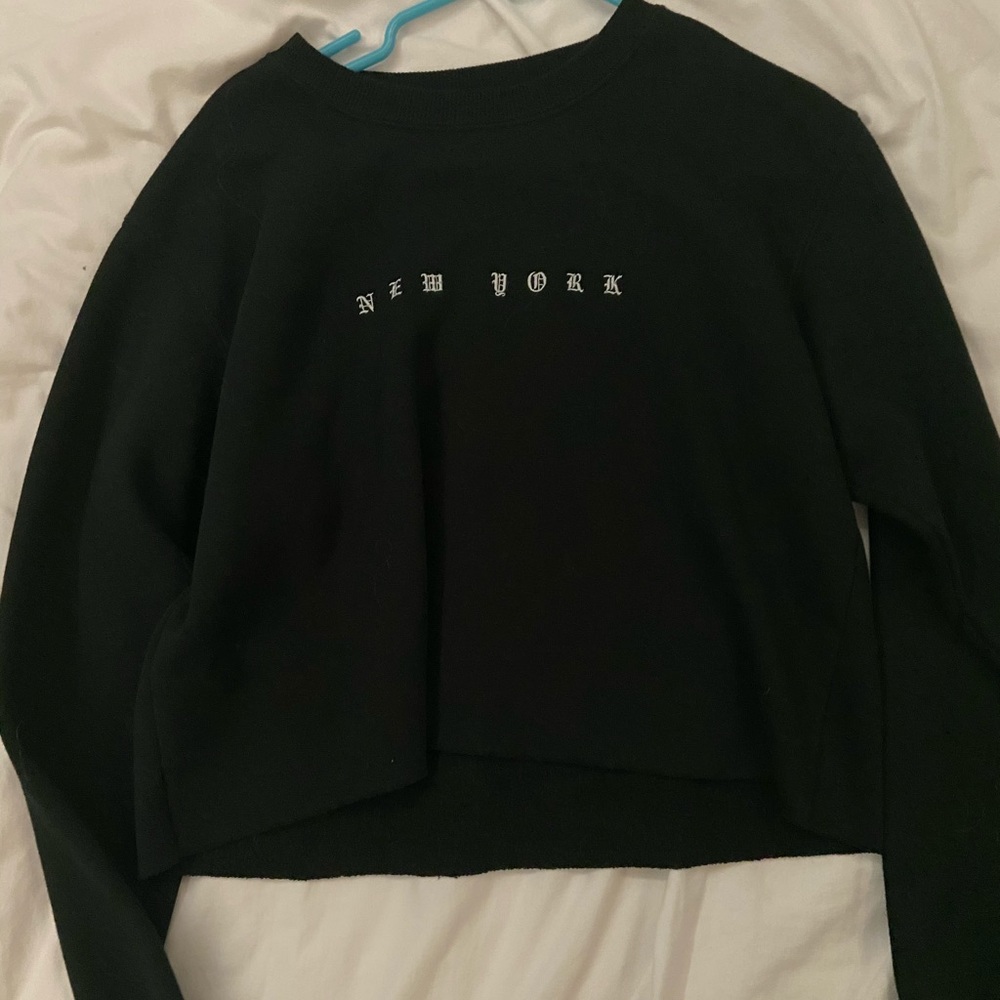 Brandy Melville Cropped “New York” Crewneck